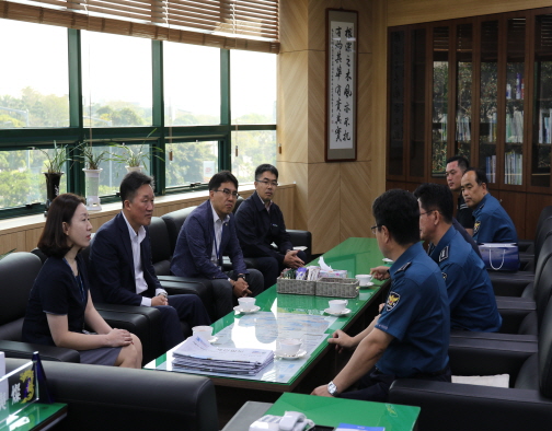 서귀포경찰서, 대출사기 피해예방 은행원에 감사장 전달