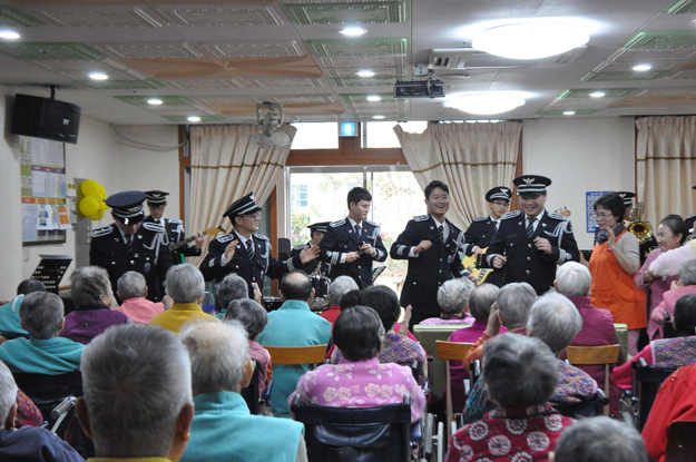 경찰악대,「제주요양원」 찾아가는 작은음악회 개최