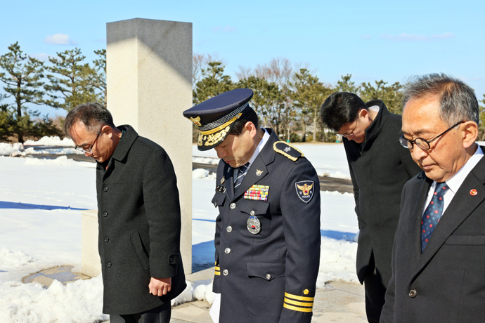 제주청, 김영일 차장 4·3평화공원 참배