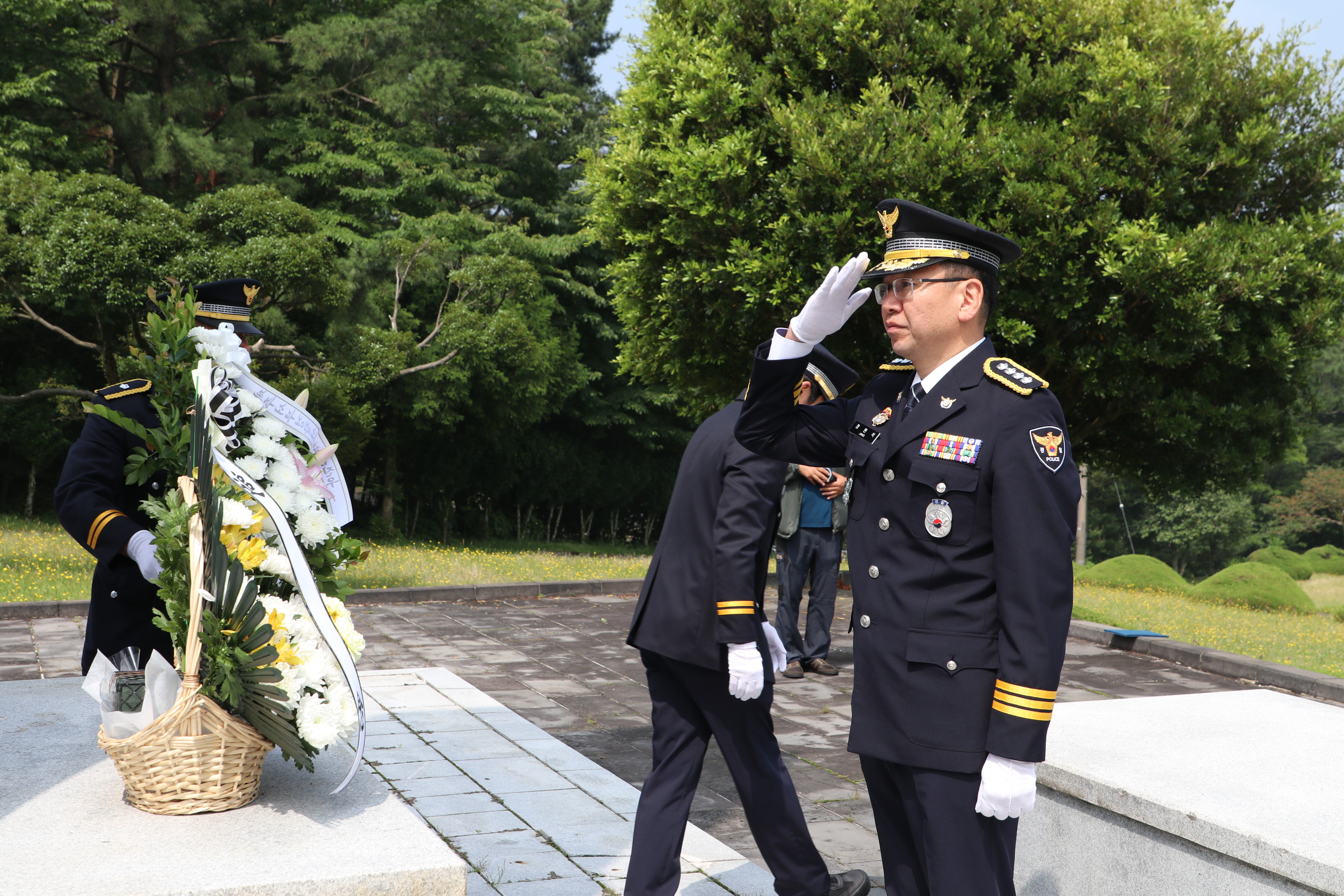 동부서, 제12대 장원석 동부경찰서장 충혼묘지 참배