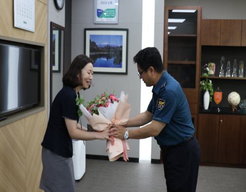서귀포경찰서, 대출사기 피해예방 은행원에 감사장 전달