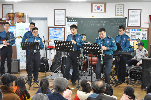 경찰악대,「안덕 감산노인회관」 찾아가는 작은음악회 개최 