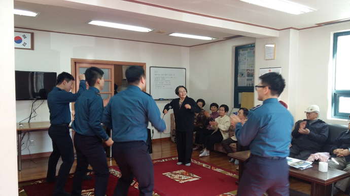 경찰악대,「해오름아파트 경로당」 찾아가는 작은음악회 개최 