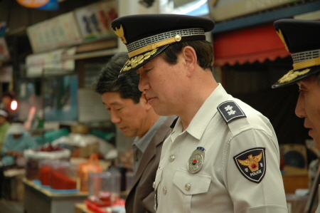 신용선 지방경찰청장, 추석맞이 서귀포 매일시장 방문 및 직원격려